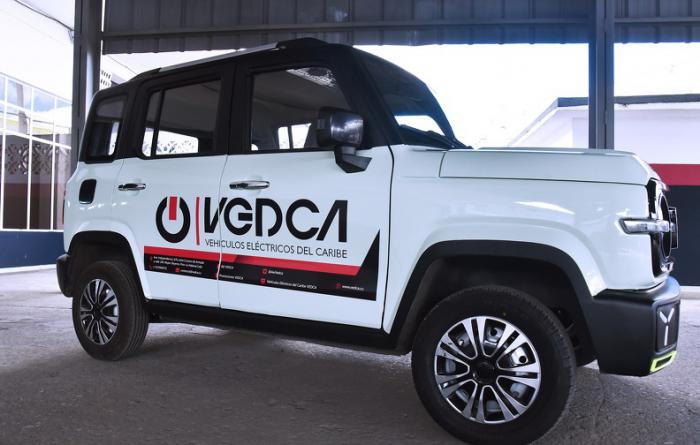 Vehículo eléctrico perteneciente a la Empresa China Tianjin Dongxing Industrial Group Co.Ltd, ensamblados en Cuba, en la sede de la Asociación Económica Internacional Vehículos Eléctricos del Caribe (VEDCA), proveedor de partes y piezas, en asociación con talleres especializados y con garantía de posventa, en La Habana, Cuba, el 25 de febrero de 2023.   ACN FOTO/Omara GARCÍA MEDEROS/ogm