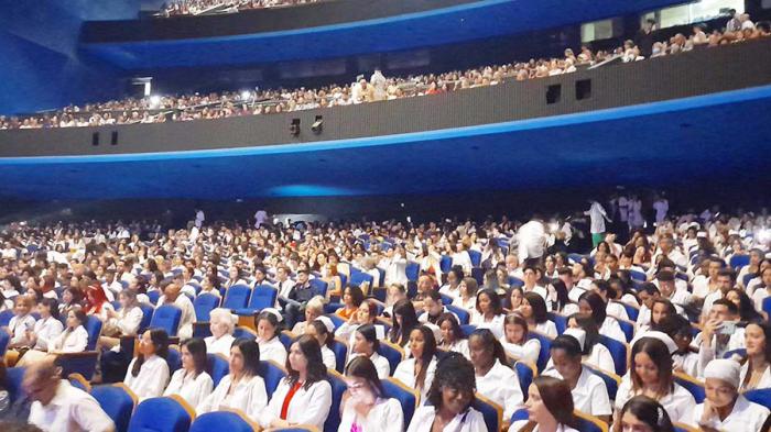 Hoy recibieron su título de graduados 715 tecnólogos de la Salud.
