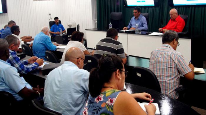 Chequean en Cuba labor de las agencias transitarias