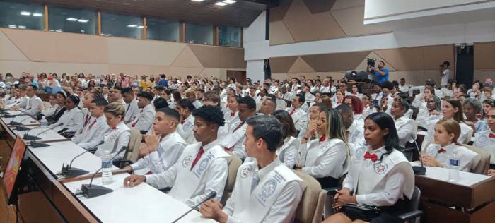 Graduación de PDL La moneda cubana