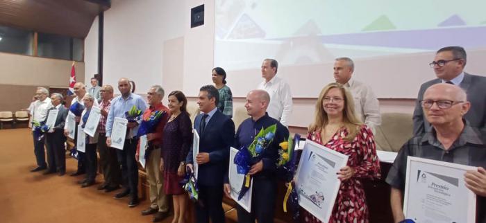 Premios a resultados científicos relevantes
