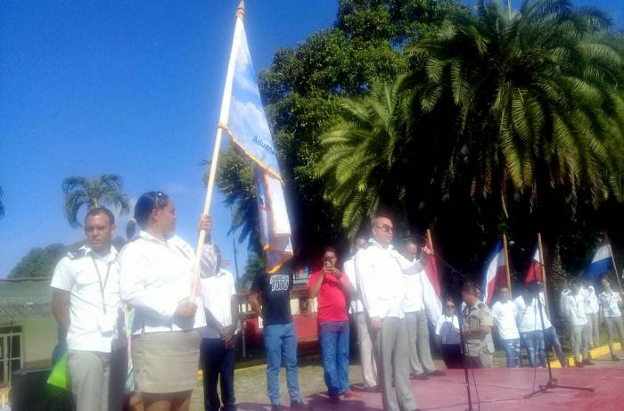 Abanderan en La Habana Destacamento Juvenil de la Aduana