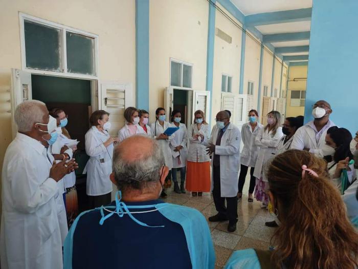 Lideraron el pase de visita el doctor máster en Ciencias Rafael Gil Almenteros, la doctora en Ciencias Zoila Marlene Guibert Toleda, y la doctora máster en Ciencias, Ana Marta López Mantecón y el doctor máster en Ciencias Jorge Alexis Gómez Morejón, doctora Yanileydys Hernández Muñiz.