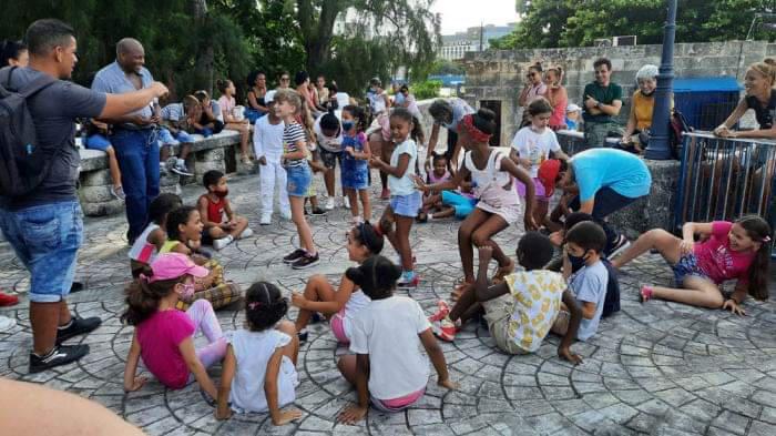 Niños en una actividad