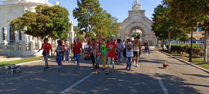 Peregrinación por el Día del Perro en Cuba