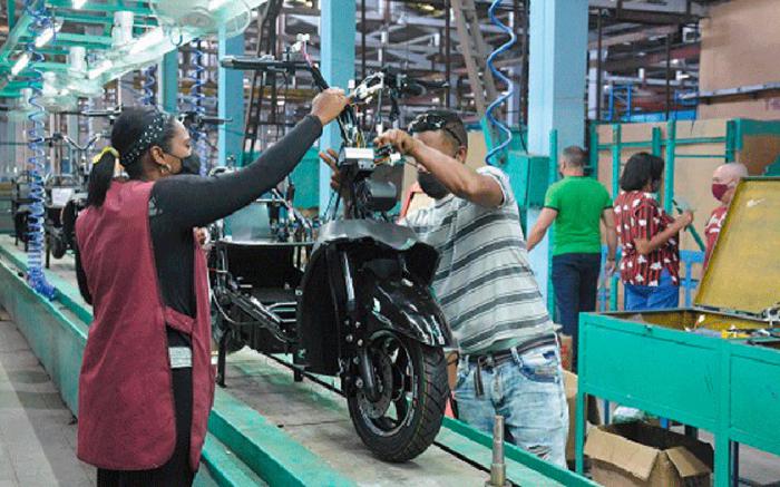 Imagen de archivo de Empresa de ciclos Minerva