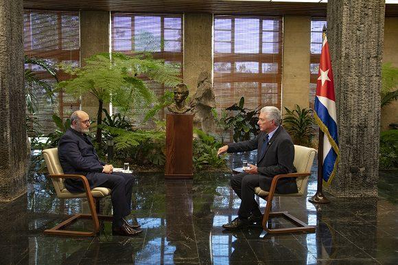 Presidente de la República Miguel Díaz-Canel Bermúdez ofreciera al director general de la cadena televisiva árabe Al Mayadeen. 
