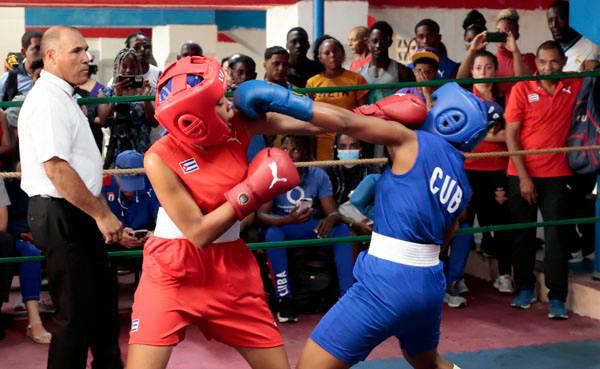 Boxeo femenino cubano