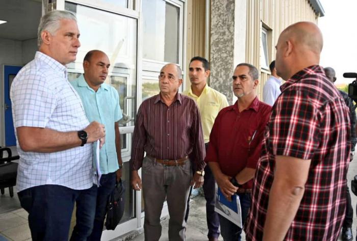 Informa Díaz-Canel sobre disponibilidad del combustible en el país