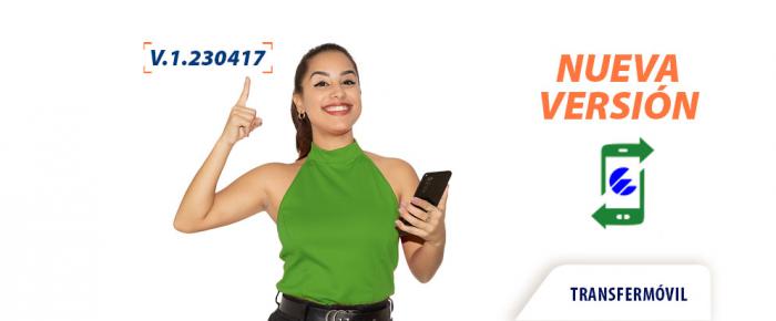 Una muchacha promueve nueva versión de transfermóvil