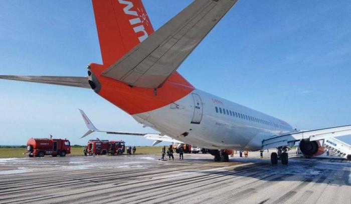 El avión presentó problema en una de las gomas al despegar del aeropuerto de Santa Clara