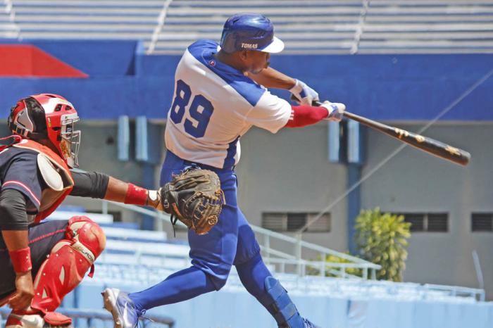 Industriales vs Camagüey en Serie Nacional de Béisbol