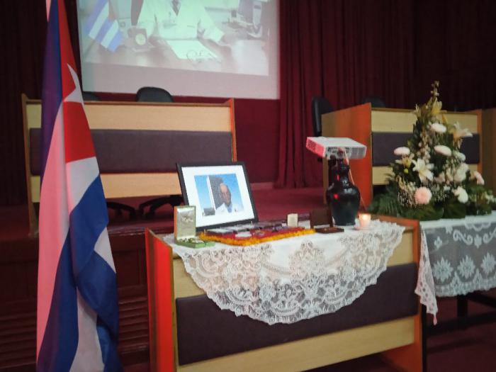 Homenaje al doctor Héctor Manuel Rodríguez Silva
