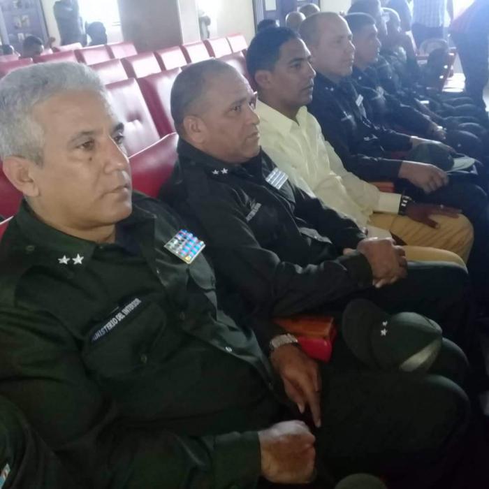 En el acto fueron también reconocidos los instructores y oficiales operativos que trabajaron los casos reales que se recrean en los capítulos de Tras la Huella.