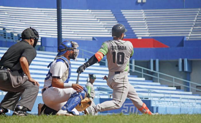 Industriales vs Cienfuegos en Serie Nacional de Béisbol