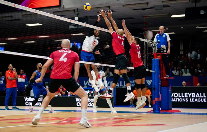 La Tribuna de la VNL