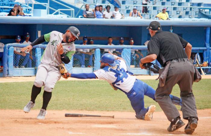 Juego de béisbol