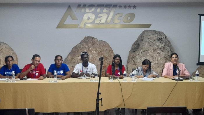 Taller sobre labor de trabajadores sociales