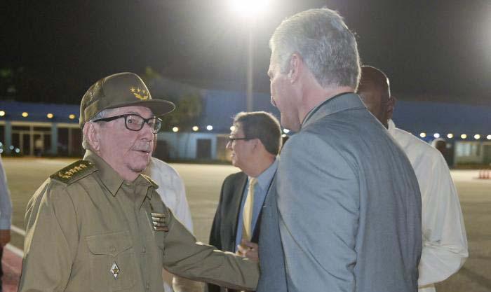 Despide Raúl a Díaz-Canel