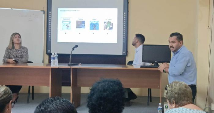 Asistentes a seminario sobre periodismo y turismo