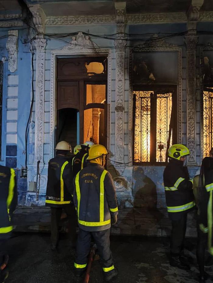 Fallecen siete personas tras incendio de ciclomotores eléctricos en Centro Habana