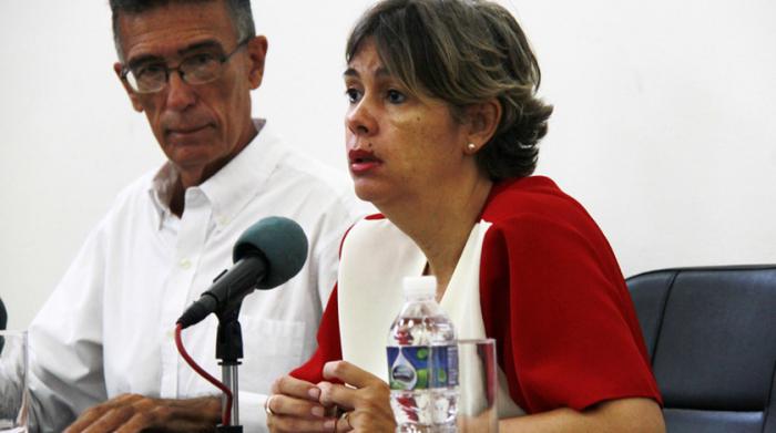 Johana Odriozola, viceministra cubana de Economía y Planificación, en su intervención en el panel La empresa estatal y su transformación, desarrollado por la Sociedad Cubana de Dirección y Gestión Empresarial, en el evento científico de la Asociación Nacional de Economistas y Contadores de Cuba (ANEC) que sesiona en el Centro de Convenciones Varona, de la Universidad de La Habana, Cuba, el 28 de junio de 2023.   ACN FOTO/ Luis JIMÉNEZ ECHEVARRÍA/sdl