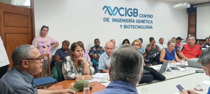 Encuentro en el Centro de Ingeniería Genética y Biotecnología (CIGB) sobre acciones en barrios en transformación y situación del abasto de agua.