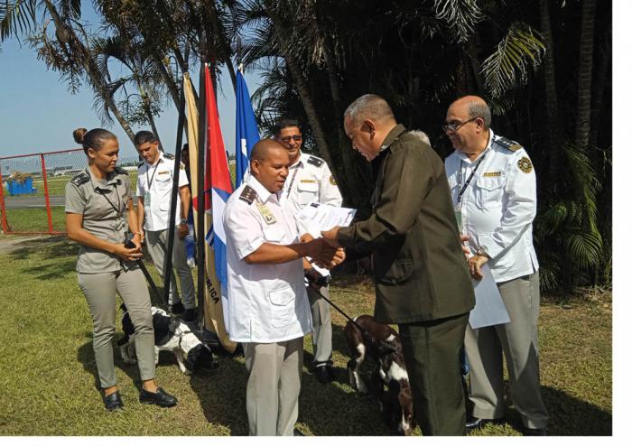 Celebran aniversario 41 técnica canina de la Aduana