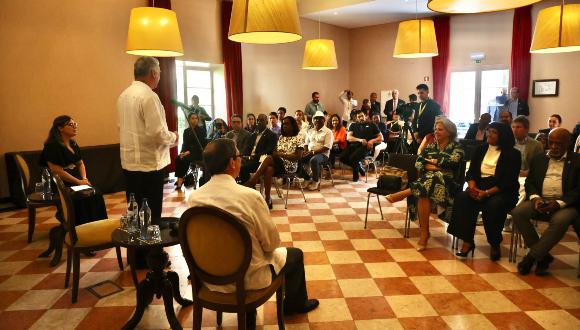 Díaz-Canel conversó con cubanos residentes en Portugal 