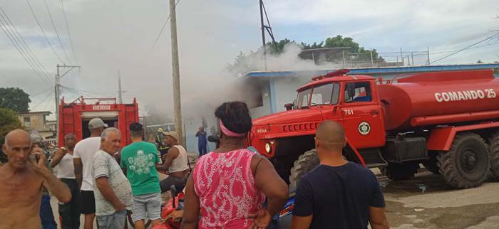 Sofocan Incendio en Mercado Artesanal Industrial de Nuevo Miraflores