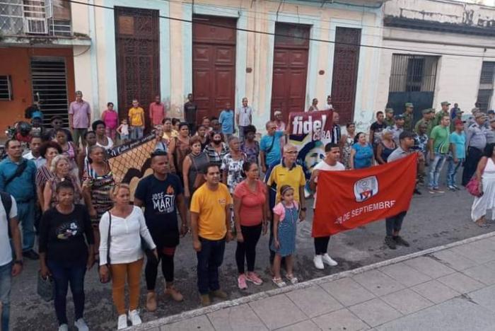 Personas en el acto