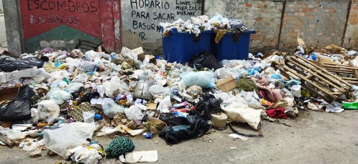 Basureros en el Canal del Cerro