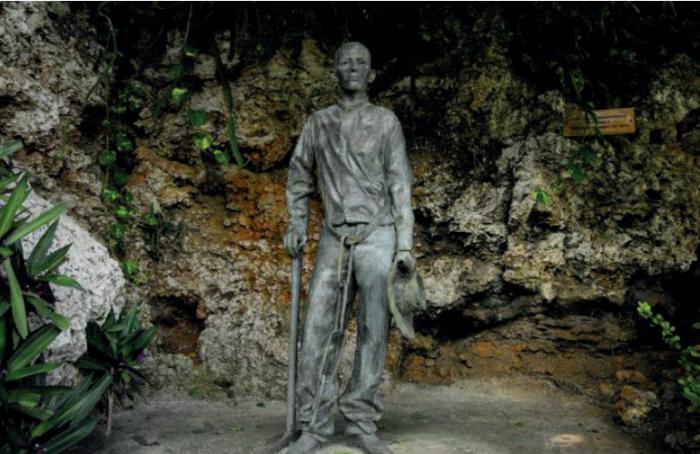 Estatua de Martí en la Fragua Martiana