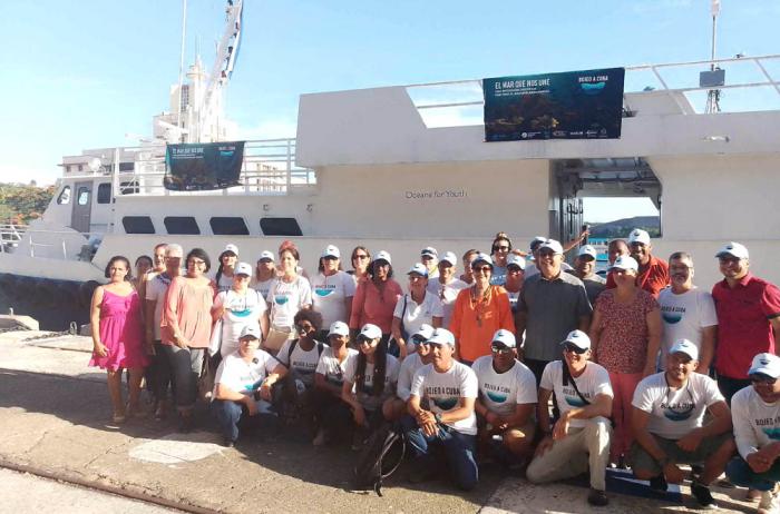 Reciben en La Habana a integrantes de proyecto Bojeo a Cuba