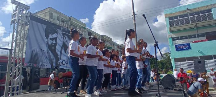 En Poey, Arroyo Naranjo, celebran cumpleaños 97 de Fidel