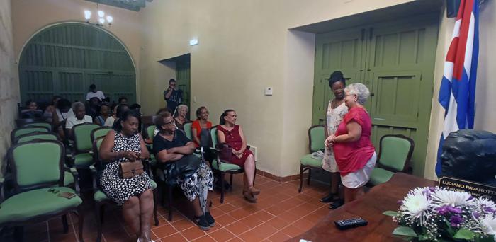 Encuentro de mujeres en la Casa de la Obrapía