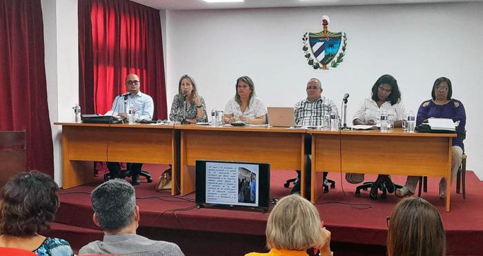 Revisa la ministra de Educación los preparativos para el curso 2023-2024 en La Habana