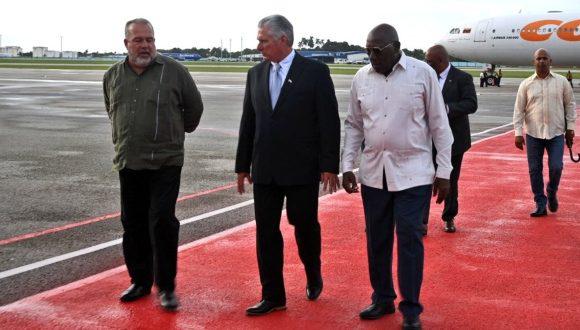 Regresó Díaz-Canel a Cuba, tras concluir gira por África
