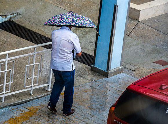 Huracán Idalia deja lluvias en La Habana