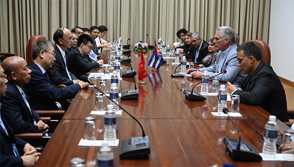 Díaz-Canel recibe a delegación china a encuentro sobre biotecnología