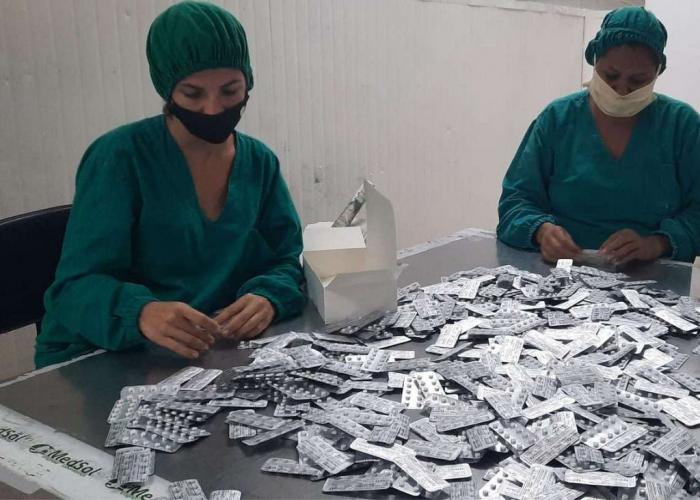 Producción de medicamentos en Cuba