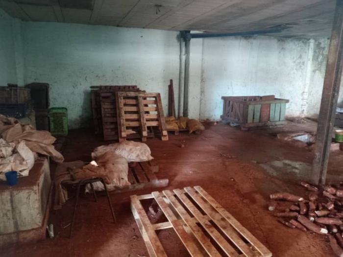 Mercado Agropecuario Estatal Concentrador, perteneciente a la Unidad Básica El Trigal-Acopio, sito en Subirana esquina a Desagüe, municipio de Centro Habana.