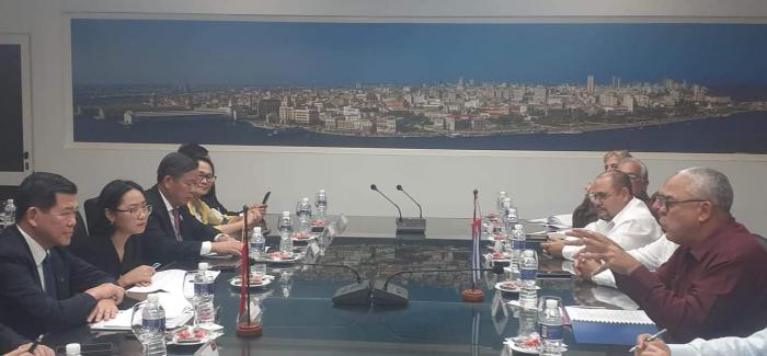 Encuentro de vietnamitas con autoridades de La Habana