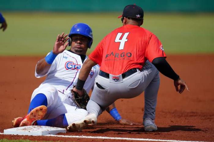 Alazanes de Granma vs Leones de Yucatán en Liga de Campeones de Béisbol