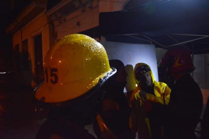 Bomberos en el lugar del hecho