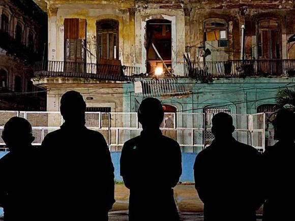 Personas en el lugar del hecho