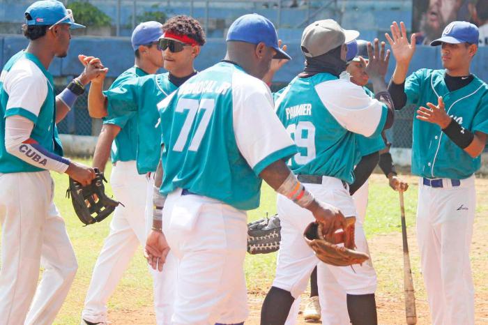 Jugadores de Arroyo Naranjo ganaron el juego