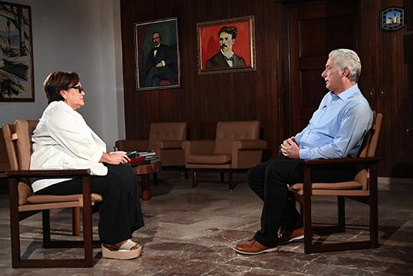 Diálogo del Primer Secretario del Partido y Presidente de la República, Miguel Díaz Canel Bermúdez, con la periodista Arleen Rodríguez Derivet. 