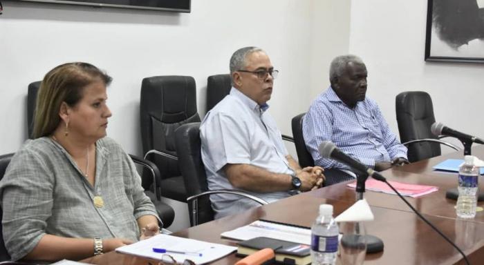 Reunión de chequeo de los barrios en transformación en La Habana