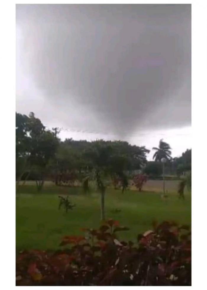 Tornado en poblado de Playa Baracoa, en Artemisa